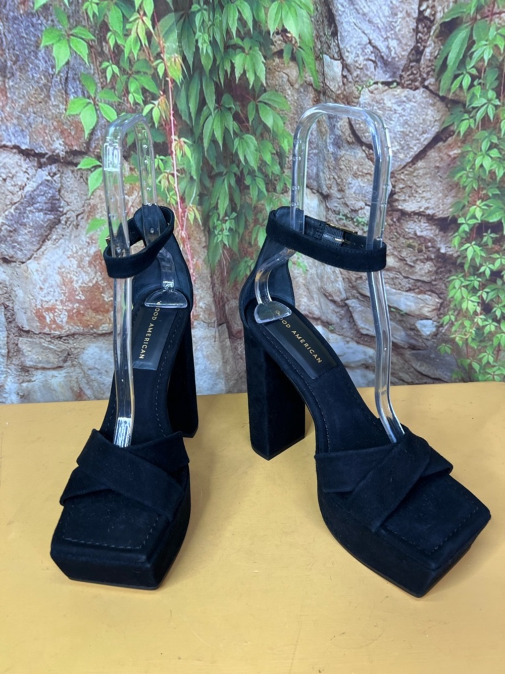 GOOD AMERICAN Chunky Black Suede Ankle Strap Platform Sandals, 9.5 - Picture 7 of 14